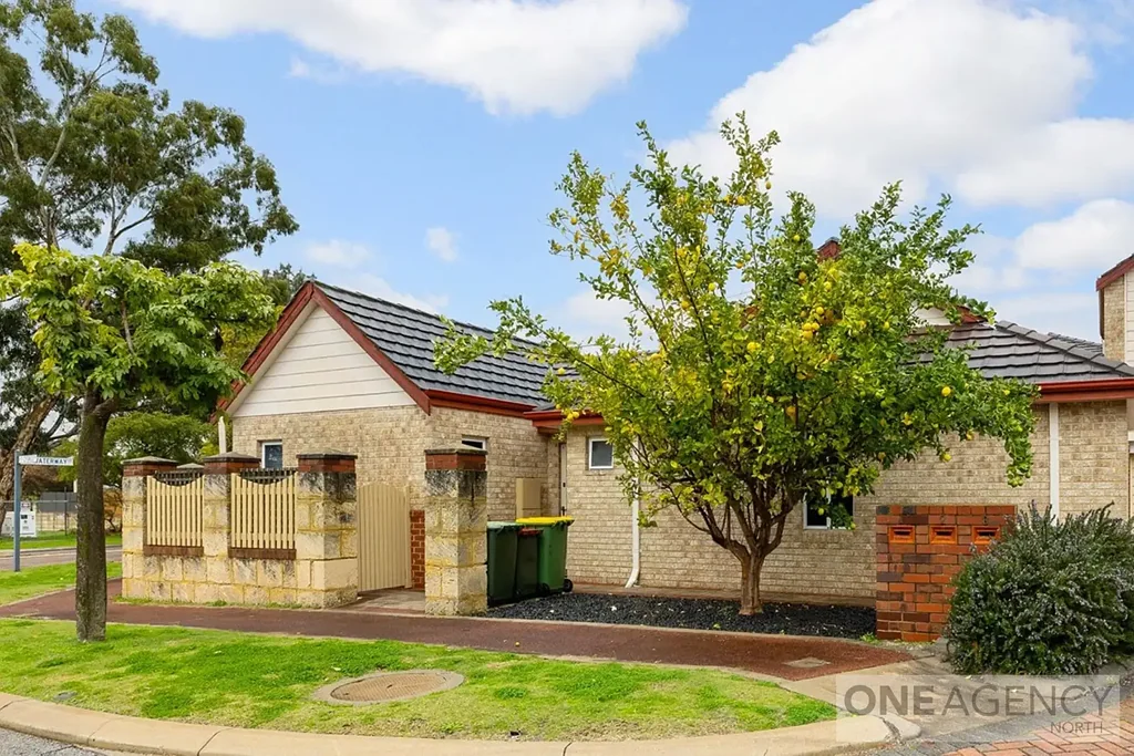 1/11 Waterway Crescent, Ascot, WA 6104