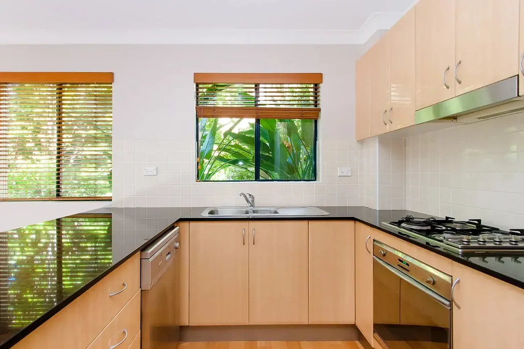 Bright & Spacious Apartment with Leafy Outlook