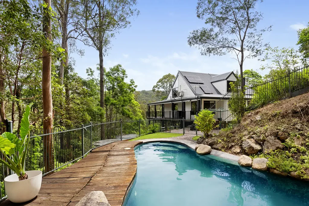 925 Upper Brookfield Road, Upper Brookfield, QLD 4069