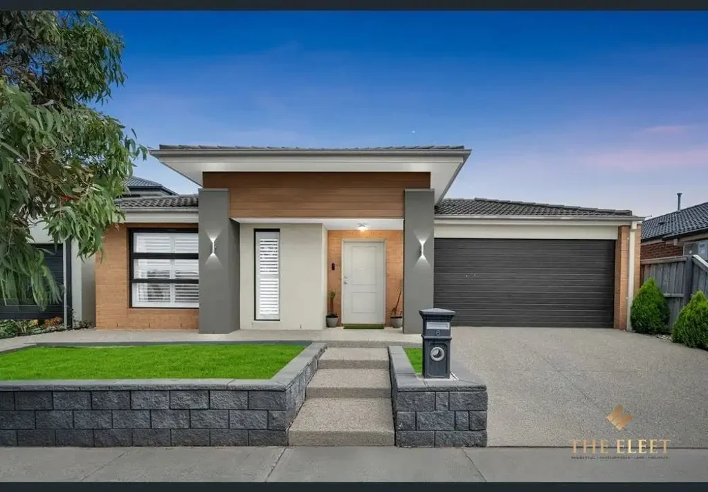 Tarneit 4房 Carlisle建造 豪华单层 高天花板 设计师厨房 Caesarstone台面 多功能影院 户外用餐 景观花园 全屋冷暖 Modern Luxury Living | Nearly New Carlisle Home in Prime Tarneit Location