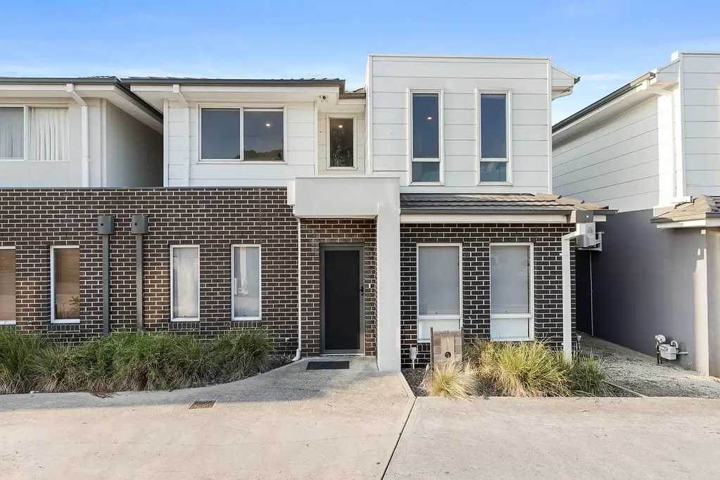 Taylors Lakes 3chambre Contemporary Comfort, Effortless Living & an Unbeatable Lifestyle Location