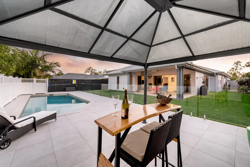 Coomera 4બેડરૂમ Two Master Suites, Pool & Exceptional Family Living in Genesis