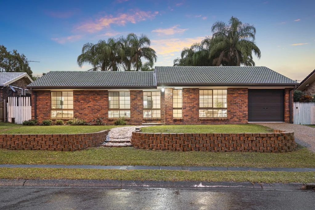 Sunnybank Hills 3Moenga Superb Business Exposure - Modern & Limitless Potential!