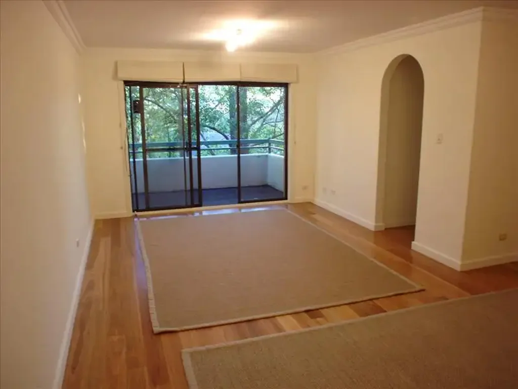 Back of the block quiet Top Floor 2 Bedroom Unit