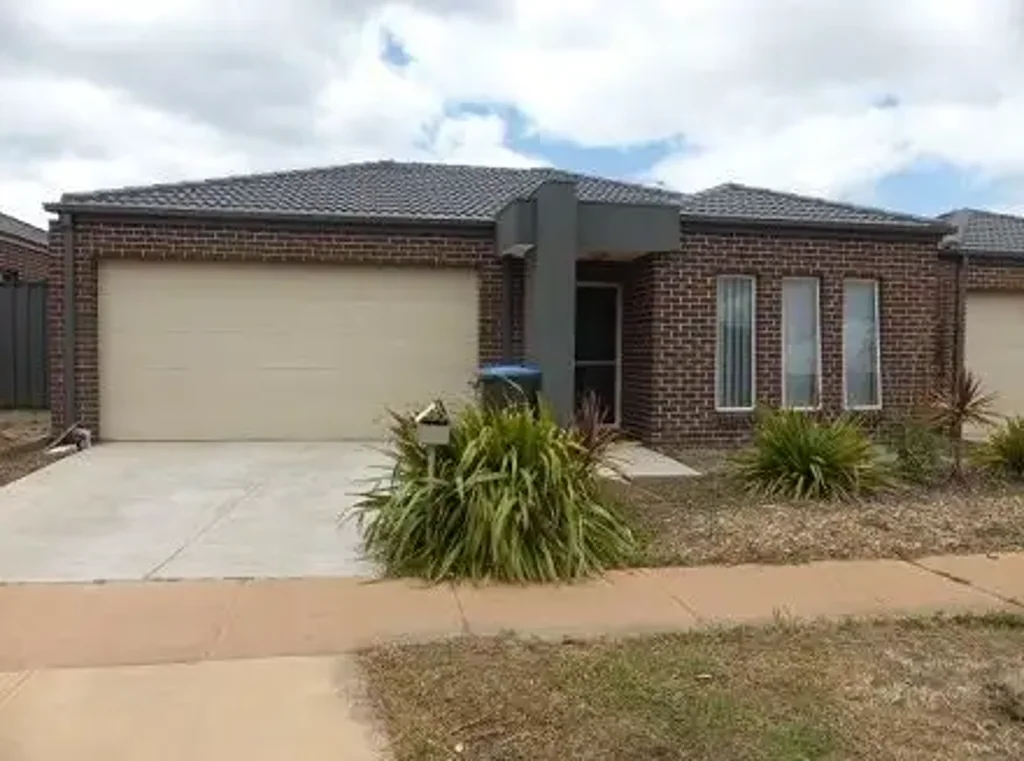 Freshly Painted with Brand New Carpets – Spacious Family Home in Prime Location