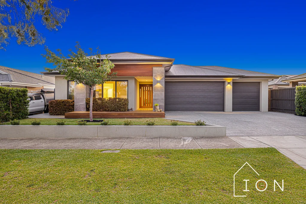 4 Kernot Parade, Clyde, VIC 3978