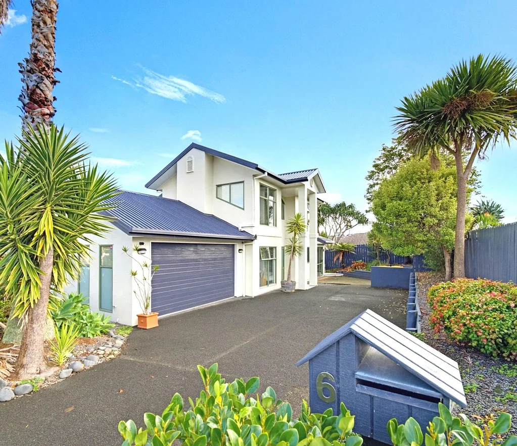 Henderson 3chambre A Polished Performer in Henderson Heights