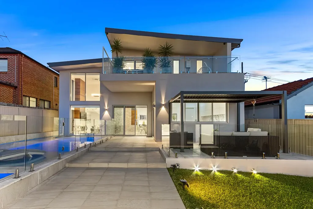 Bexley 6침실 Grand Modern Family Home & Granny Flat in Prime Location