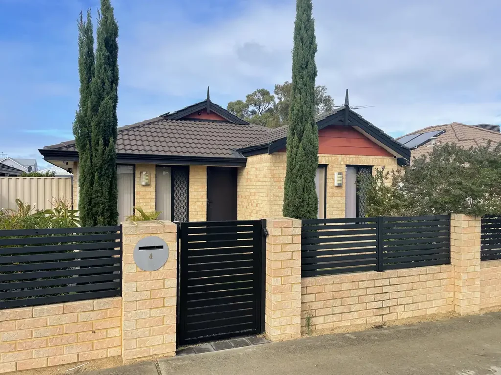 Comfortable & Convenient Living in the Heart of Greenfields.
