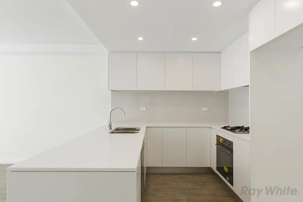 Modern Two Bedroom Unit in a Top Location