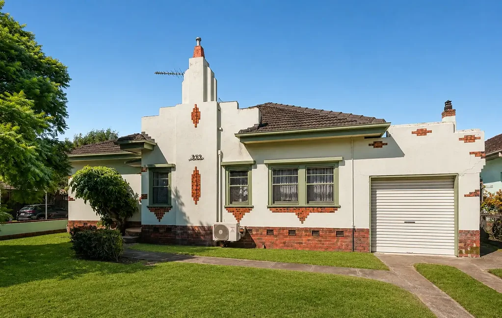 Spacious and versatile home in sought after Carnegie location