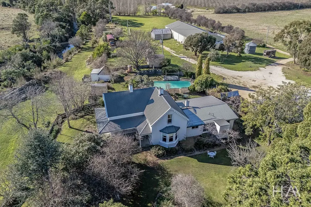 Swansea 5 Bedroom " Belmont Homestead" Historic Charm Meets Rural Lifestyle