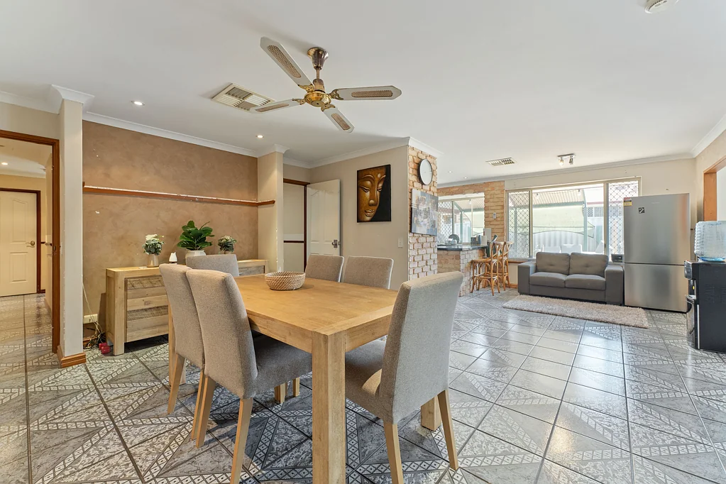 16 Balleroy Place, Port Kennedy, WA 6172