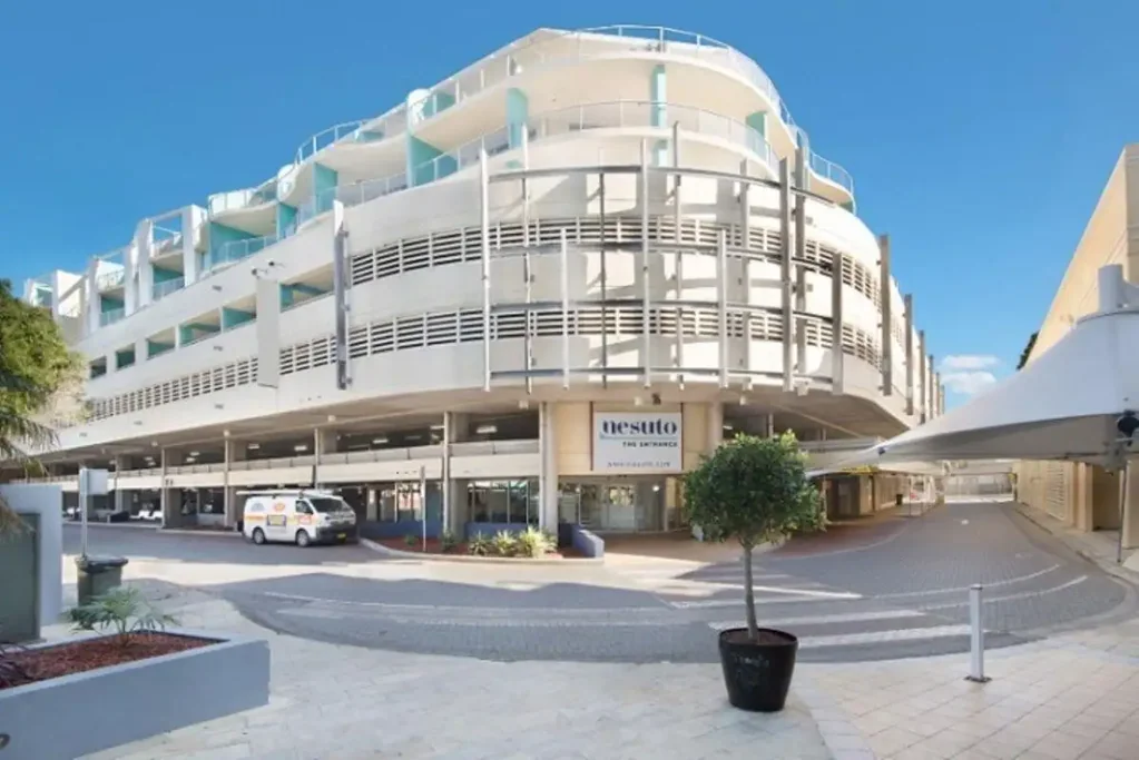 Lovely 2 bedroom Apartment with Balcony & Car Space