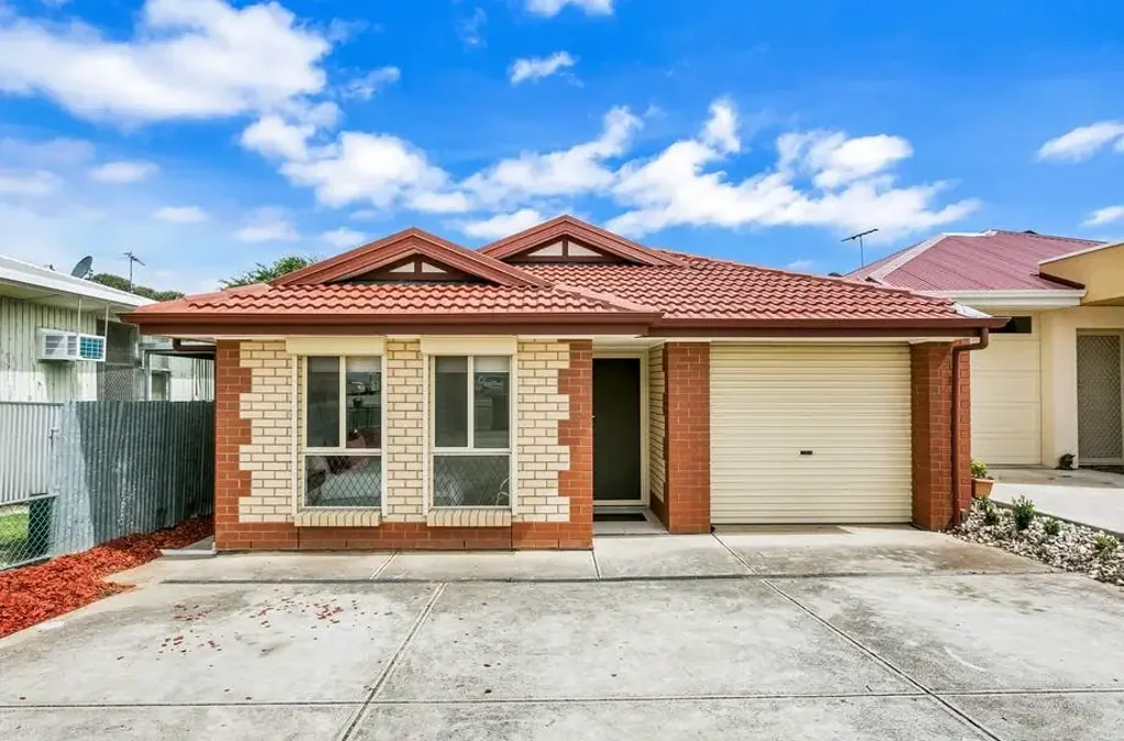 Modern Courtyard Living with Space, Style & Everyday Convenience