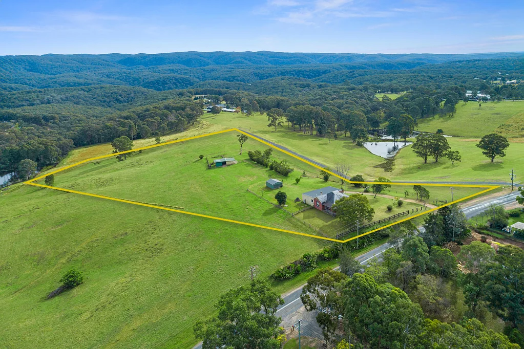 Kurrajong 4 Slaapkamer Vanay: A Rare Hawkesbury Landmark on 9.8 Arable Acres with Sweeping Rural Views