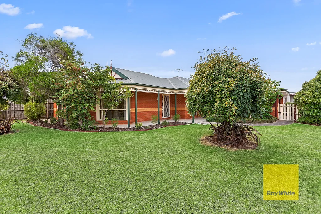 9 Dumfries Court, Highton, VIC 3216