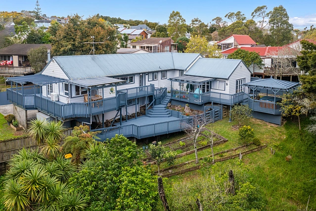 12 Palmetto Place, Goodwood Heights, Auckland City