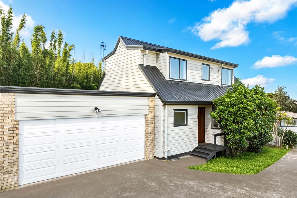 Glenfield 3chambre Double Westlake Zone & Overseas Owner - Must sell
