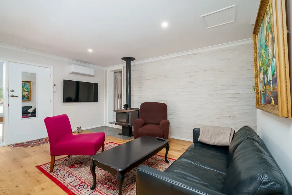 Charming Fully Furnished Duplex in Pemberton - Renovated & Ready to Move In!