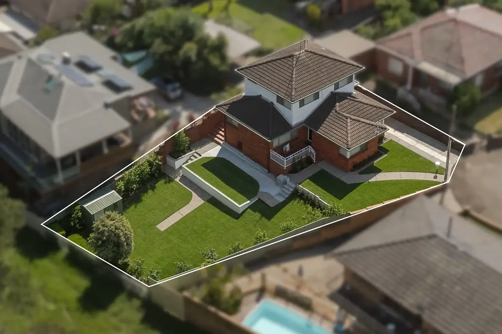 Hurlstone Park 3ห้องนอน Direct Riverbank Access - Renovated Flexible 3-4 Bedroom Family Home