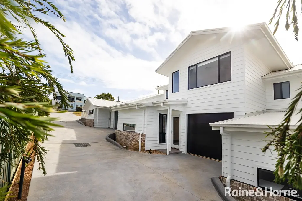 Ulladulla 3房  Near New Townhouse Living in the Heart of Town