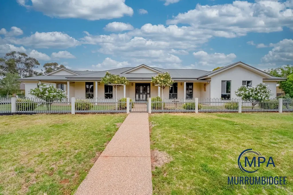 Leeton 4房  Spacious Family Home in a Great Location