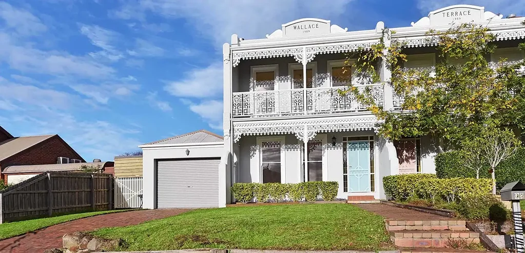 SLEEK 3 BEDROOM HOME