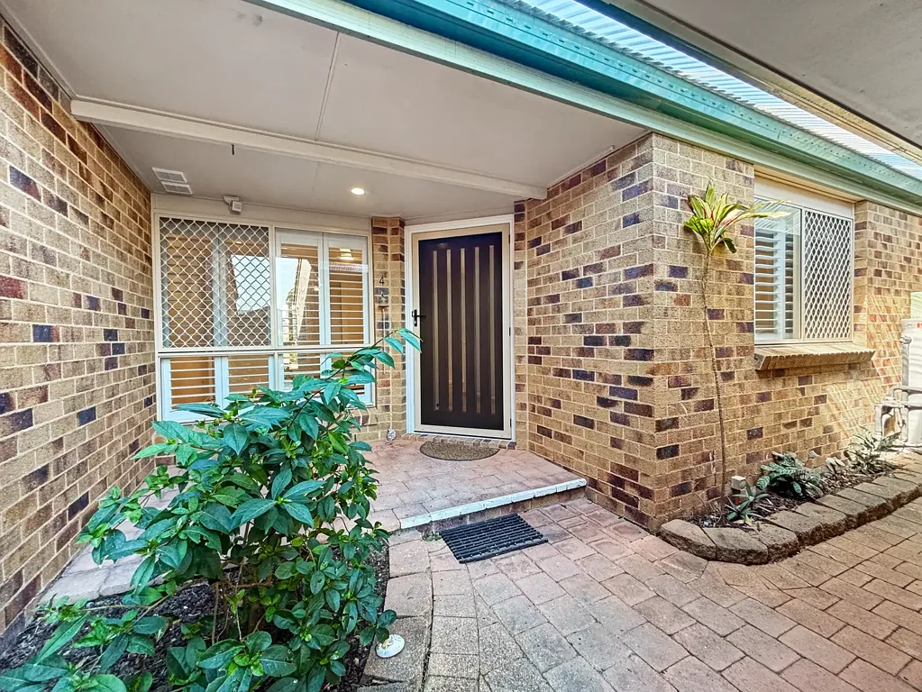 Luxurious Fully Renovated Home Just Minutes from the Beach!