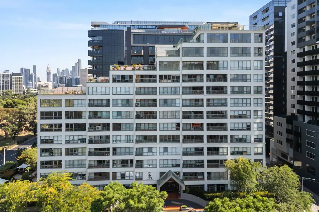 Spacious Inner-City Living in the Prestigious Royal Albert