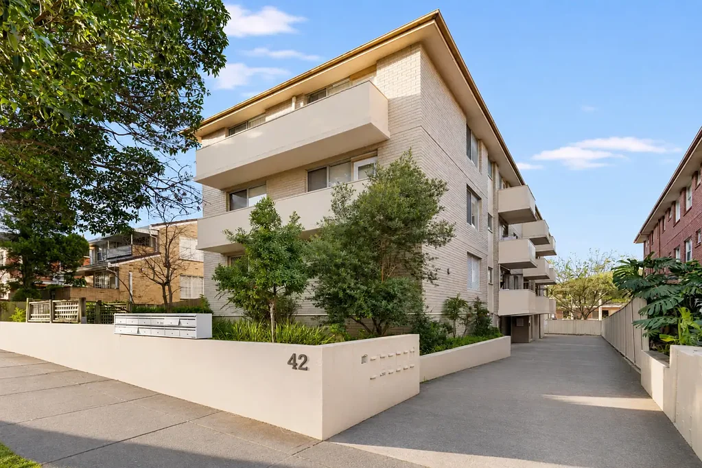 Hurstville 1房 Hurstville 便利生活 - 理想首套房或投资 Convenient Hurstville Living - Ideal First Home or Investment