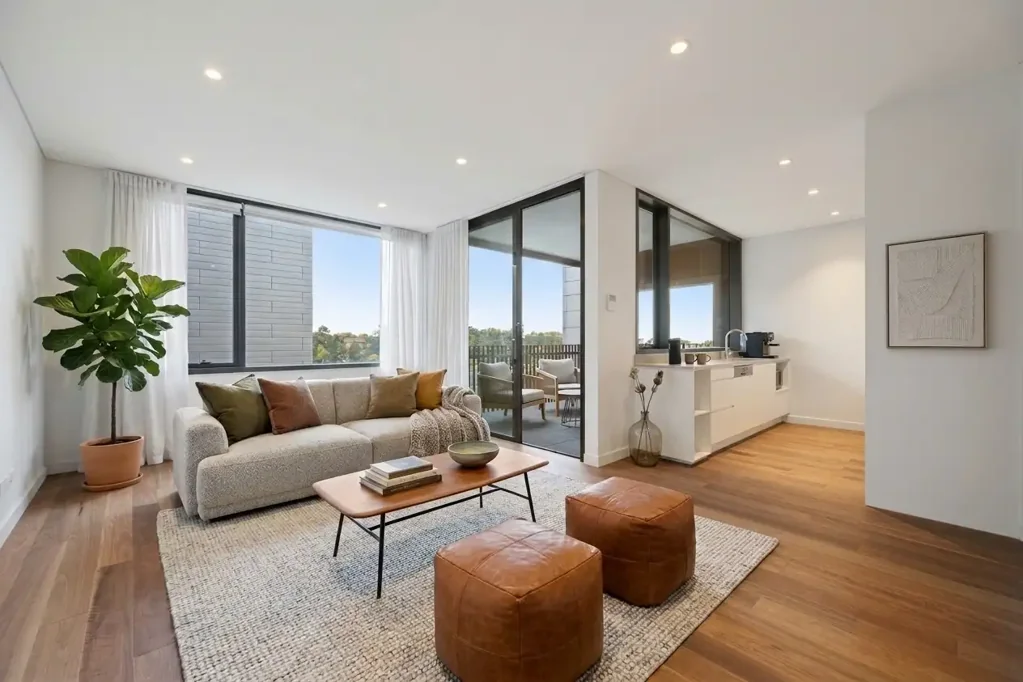 Enviable Contemporary Coastal Living