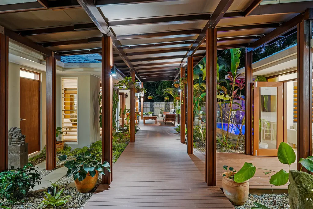 4 Seclusion Drive, Palm Cove, QLD 4879