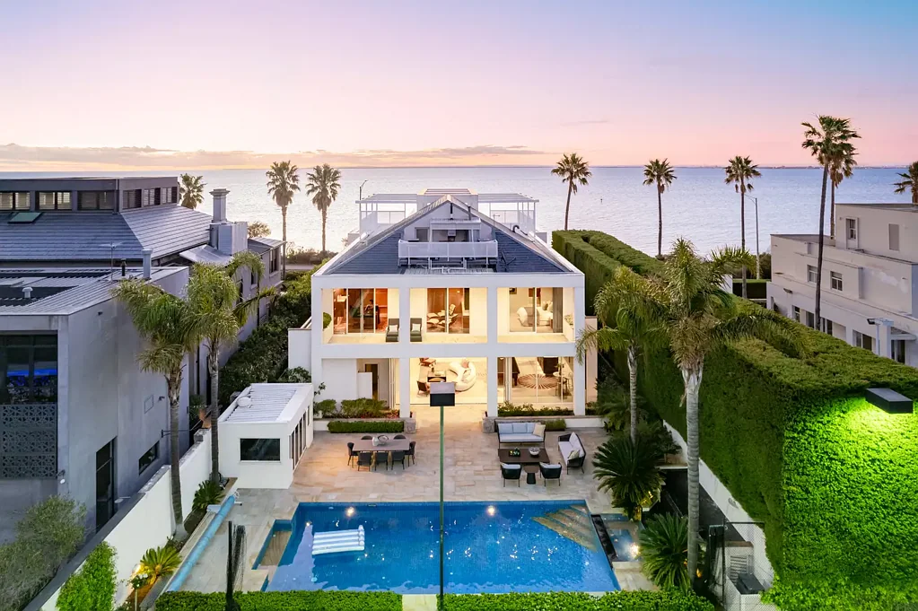 Brighton 4房 海滨瑰宝 360度全景 澳洲壮丽景色 大理石门厅 美国橡木饰面 Miele Gaggenau厨房 网球 court 游泳池 spa 绝对隐私 Esplanade Icon with Unrivalled Bay Panorama