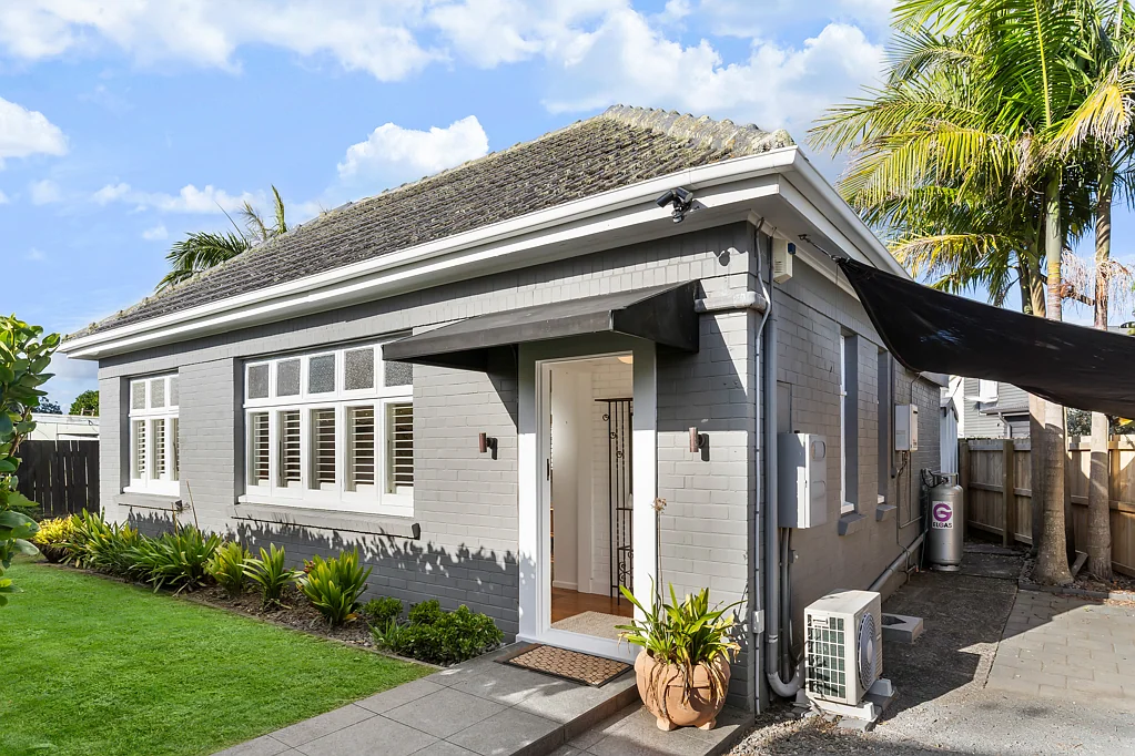 9 Howlett Street, Waterview, Auckland City, Auckland