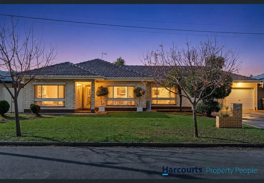 Kidman Park 4 Slaapkamer Positioned opposite Fergusson reserve, a tranquil setting in a quiet no through cul-de-sac.
