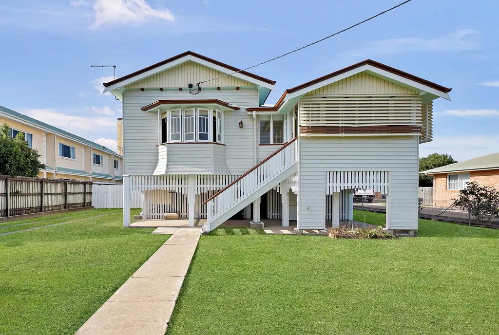 West Mackay 3Phòng ngủ A Rare Opportunity Full of Charm and Possibility!