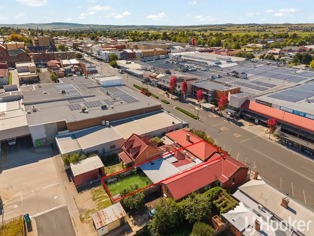 Bathurst 3房  High-Exposure Commercial Opportunity in the Heart of Bathurst