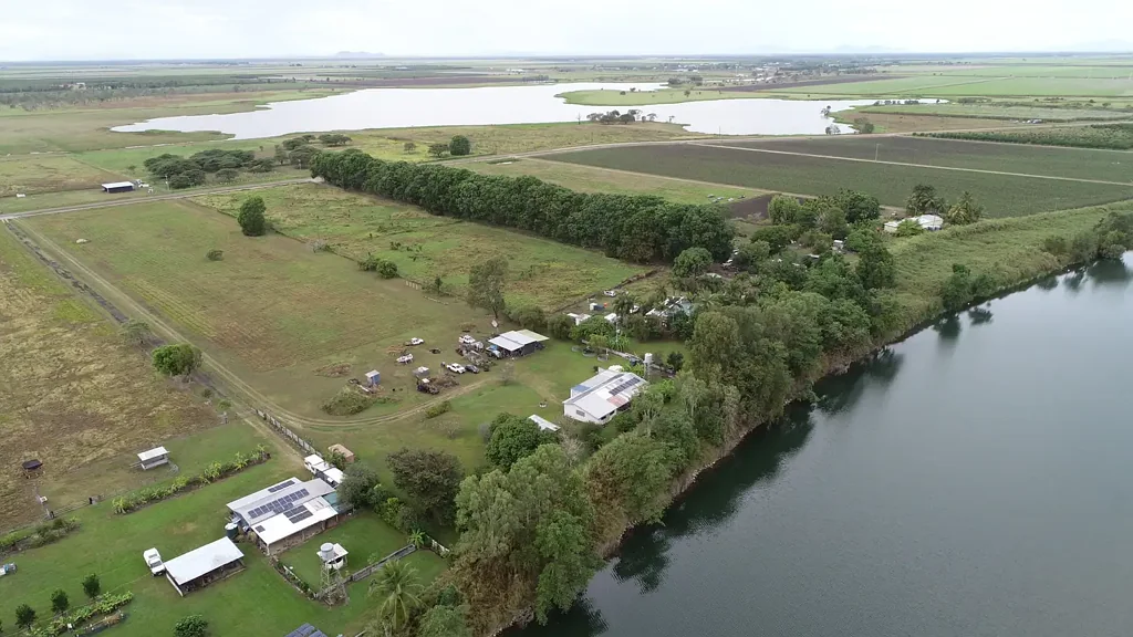 Giru 1房  Rural 'SHOUSE' on Large Land Parcel