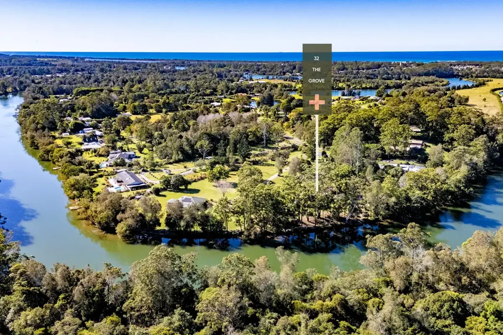 Urunga 4 Bedroom Exceptional Waterfront Lifestyle Property - Over 2 Private Acres on the Kalang River