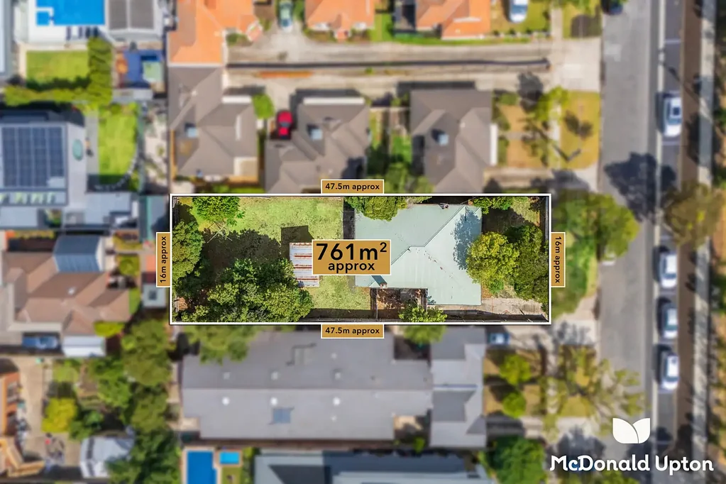 Aberfeldie 3房 时代风格住宅 761sqm土地 卓越重建潜力 硬木地板 后院扩建空间 邻近学校商圈 河畔小径便利 Blue Chip Opportunity in Coveted Aberfeldie Location with Renovate, Rebuild or Redevelopment Potential (STCA)