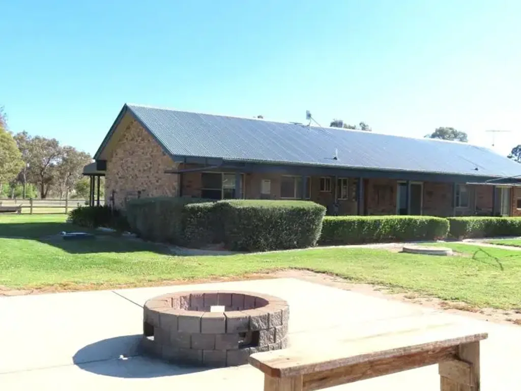 Applethorpe 3房  FABULOUS LIFESTYLE ON 2.5 ACRES