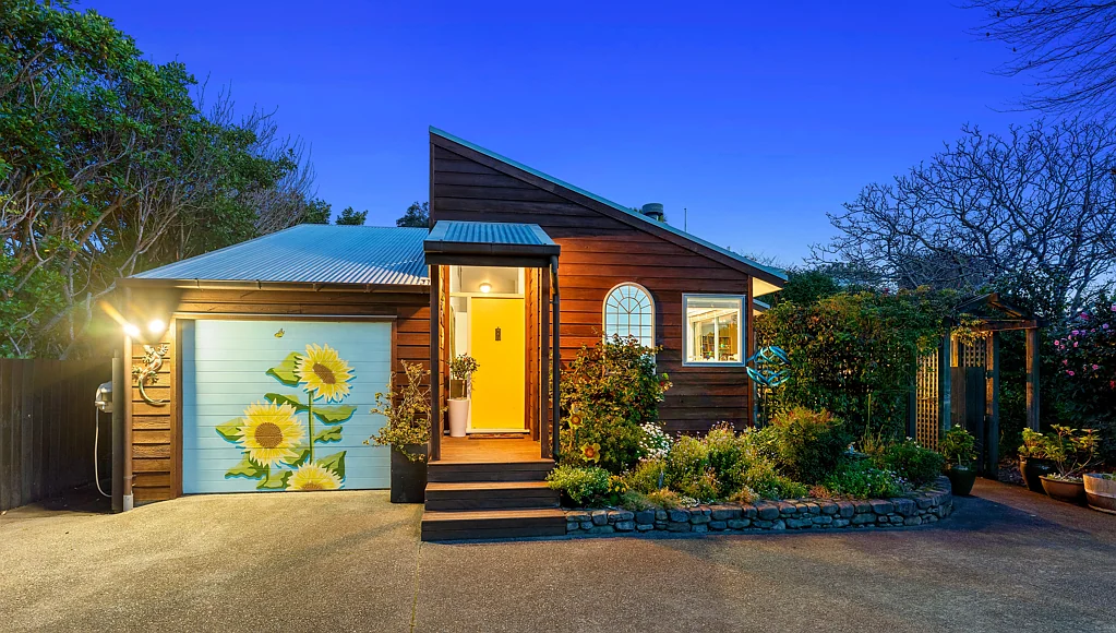 Waikanae Beach 2Kwarto Executive Escape | Coastal Location