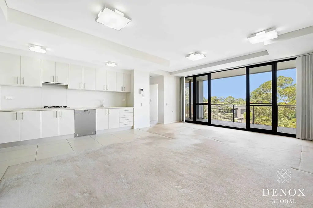 Spacious and Quiet apartment with view and within walking distance to the station