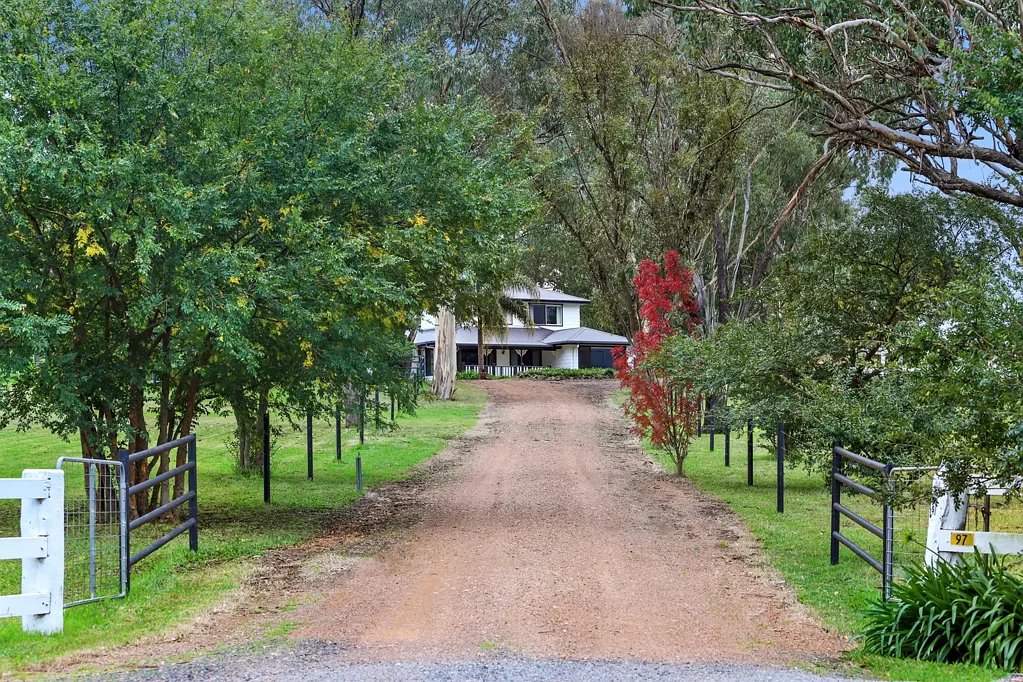 Scone 4Phòng ngủ Charming Family Home on 2.5 Acres with Stunning Mountain Views