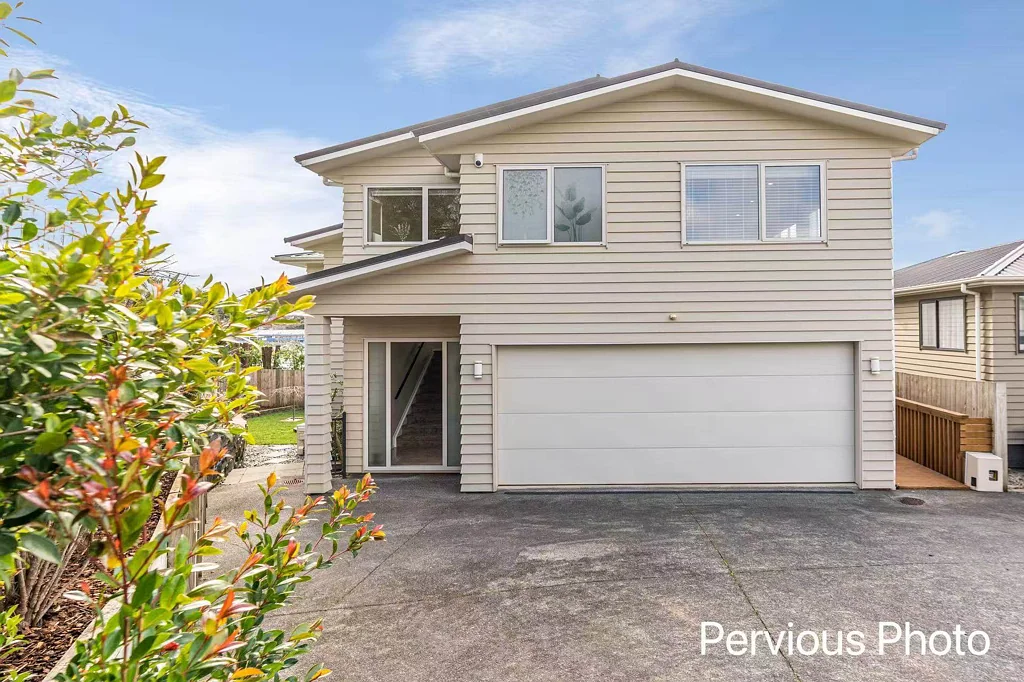 Totara Vale 5房  Westlake Zoned Modern 5 bedroom house