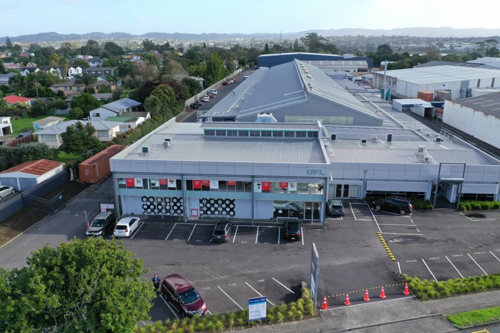 Avondale Exceptional Industrial Showroom & Warehouse Combo