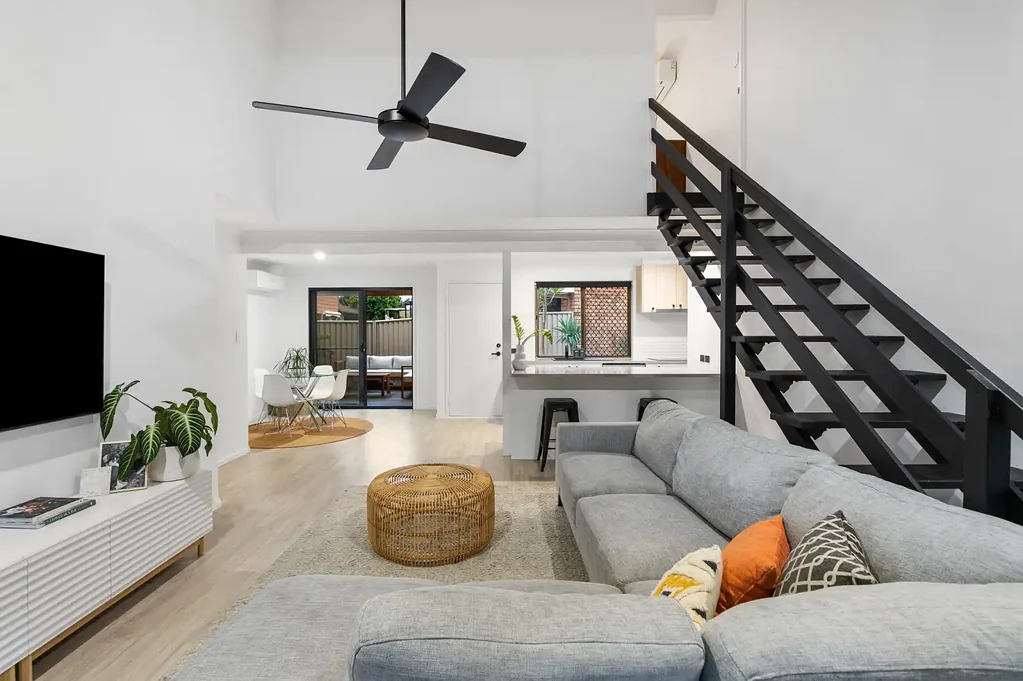 8/172 Barrier Reef Drive, Mermaid Waters, QLD 4218