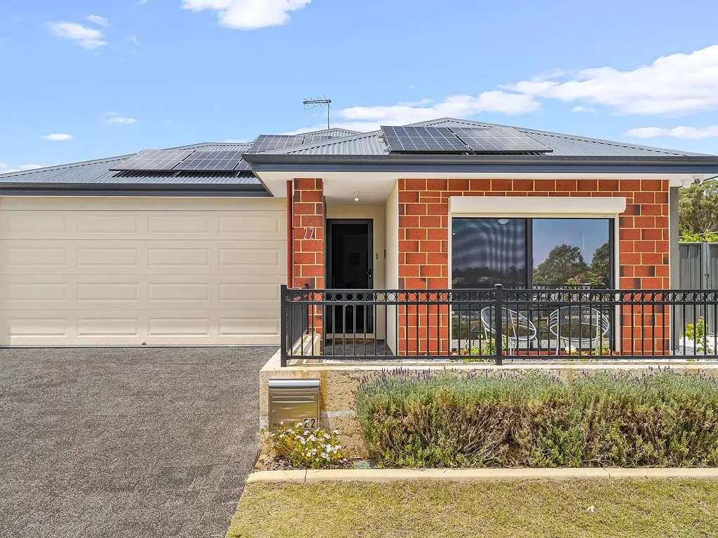 22 Dragonfly Boulevard, Lakelands, WA 6180