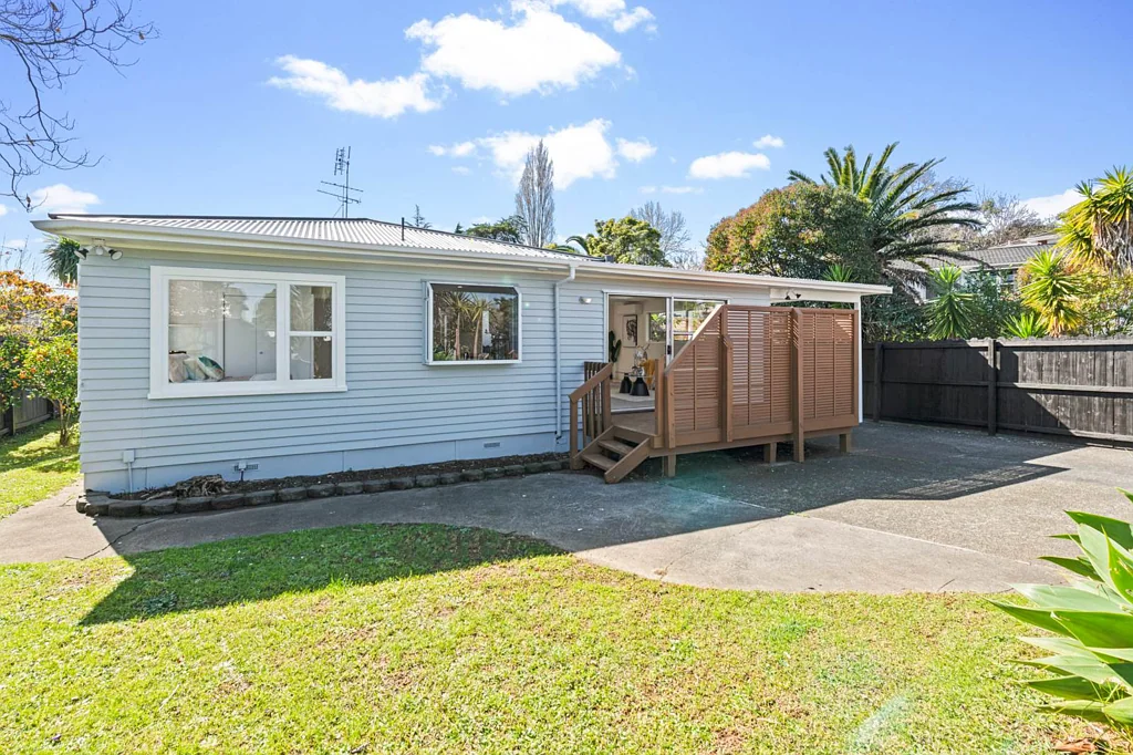 Howick 3 Bedroom Perfect Entry-Level Haven in the Heart of Howick